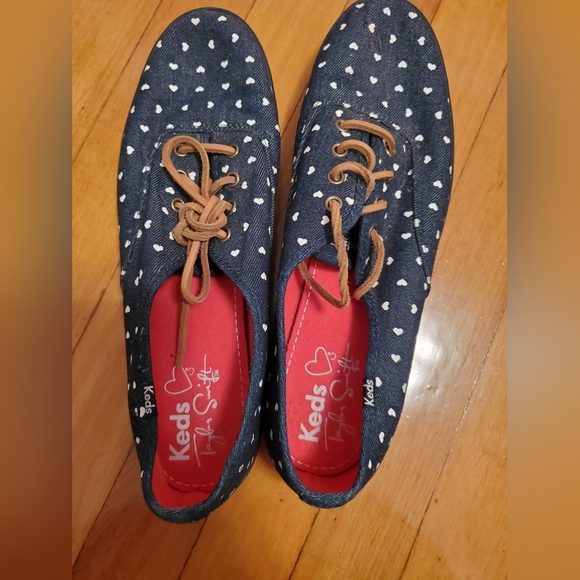 Taylor Swift Shoes - Keds x Taylor Swift shoes women size 11 US, denim with white hearts.